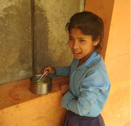 child eating lunch