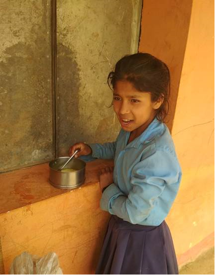 child eating lunch